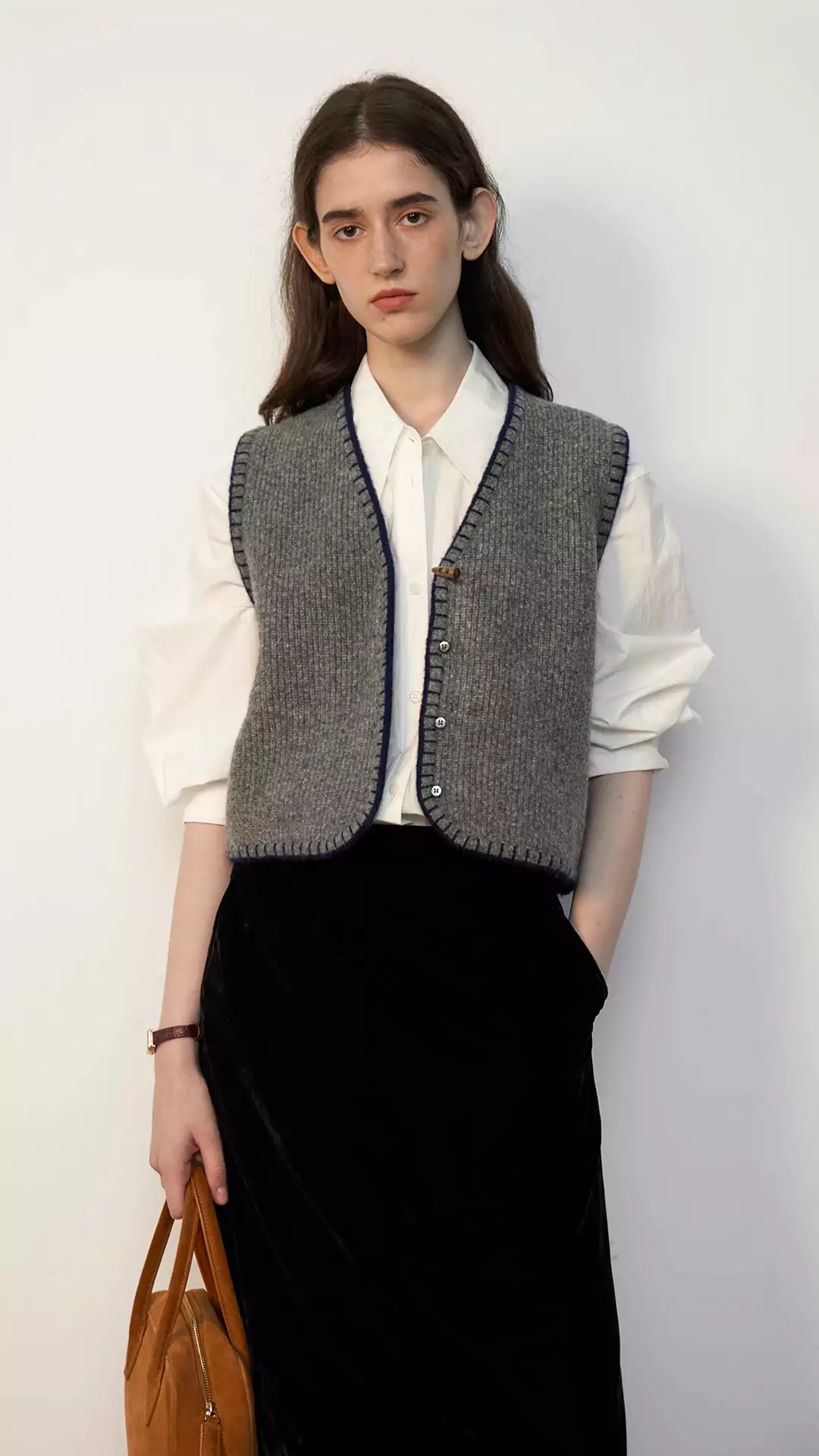 V-Neck Contrast Trim Layering Knit Vest