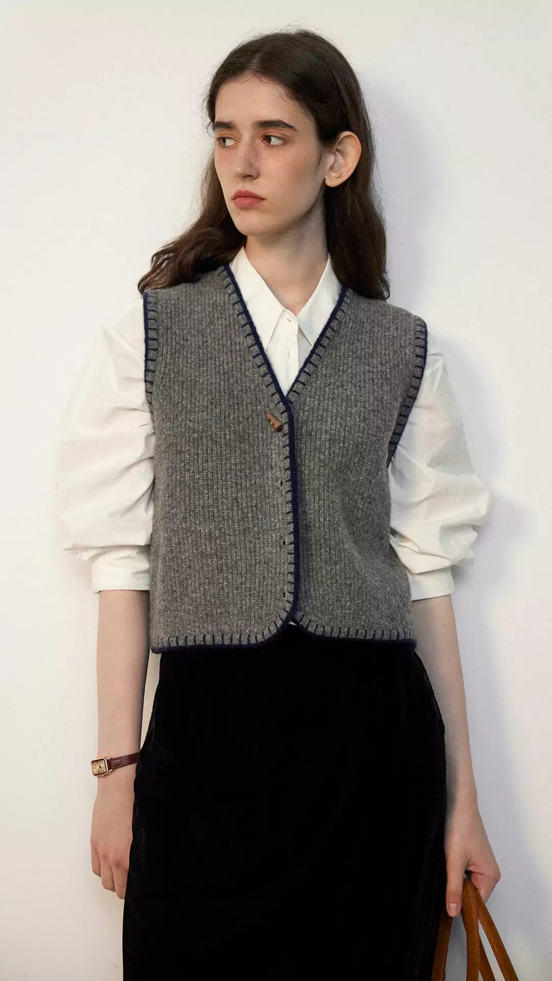 V-Neck Contrast Trim Layering Knit Vest