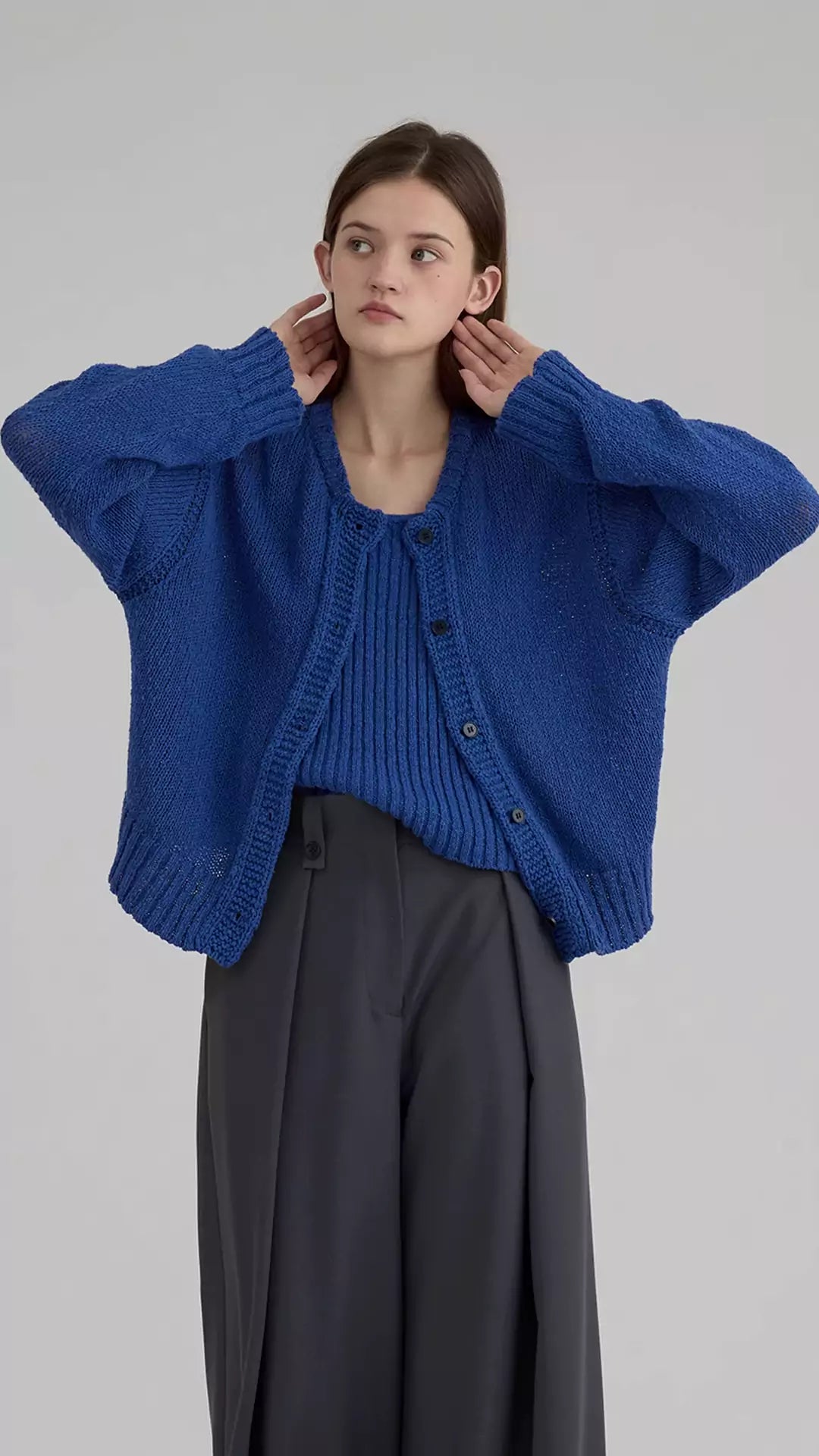 Cropped Cable Round Neck Ribbed Knit Cardigan