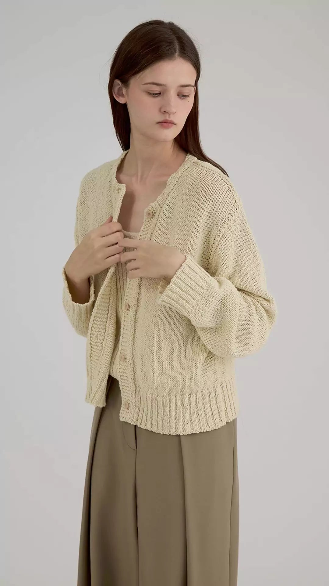 Cropped Cable Round Neck Ribbed Knit Cardigan