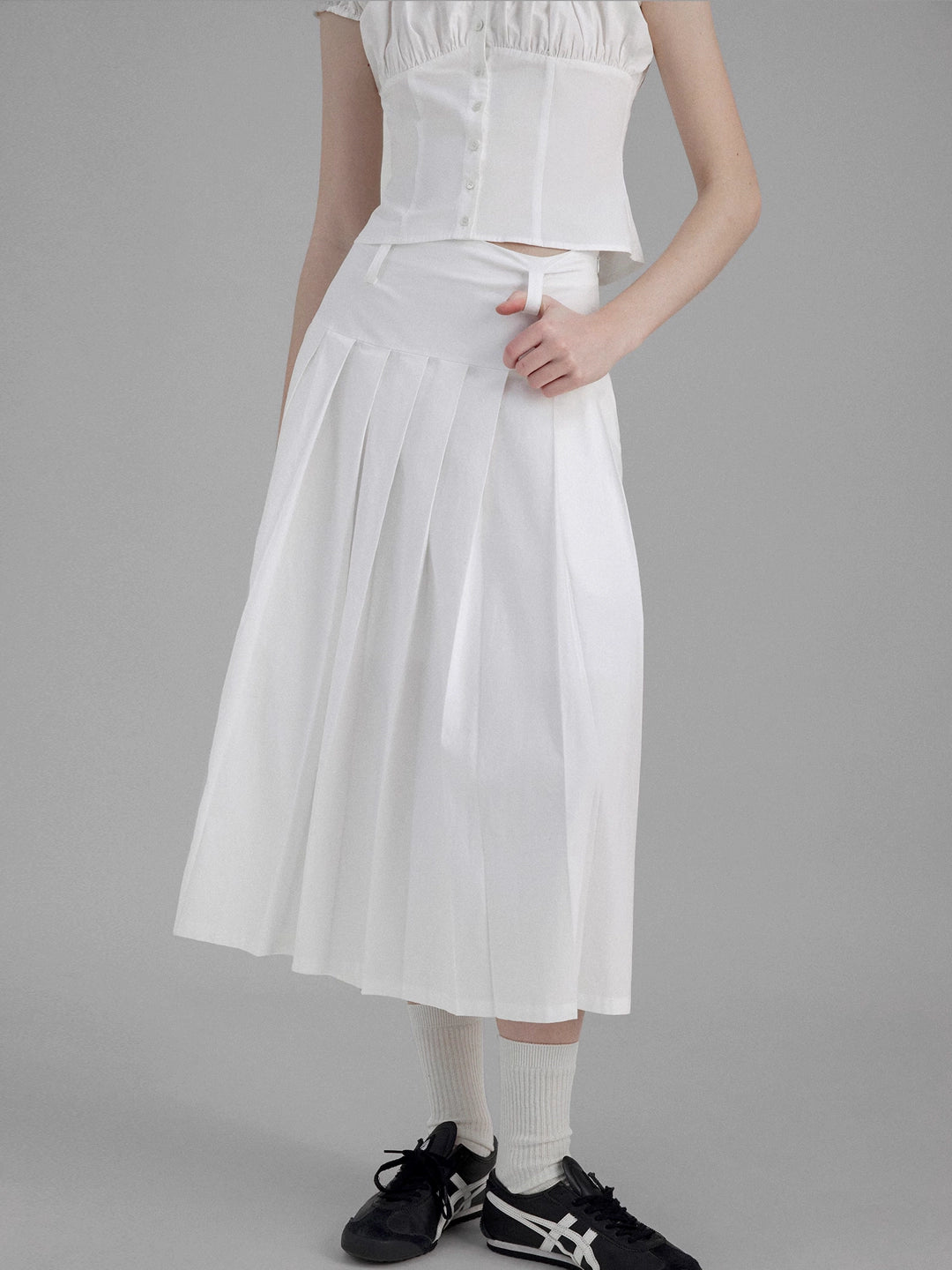 Vintage High Waist solid white Pleated Skirt / top