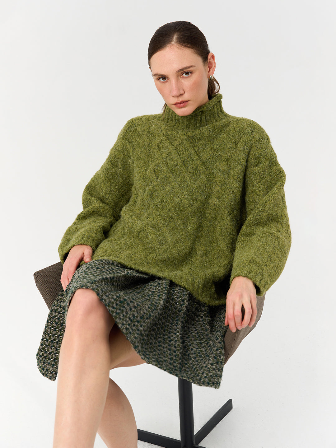 Cozy Semi-Turtleneck Rolled-Edge Cable Knit Sweater