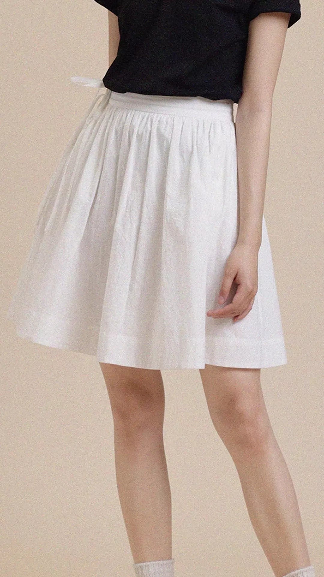 Simple White Pleated Skirt