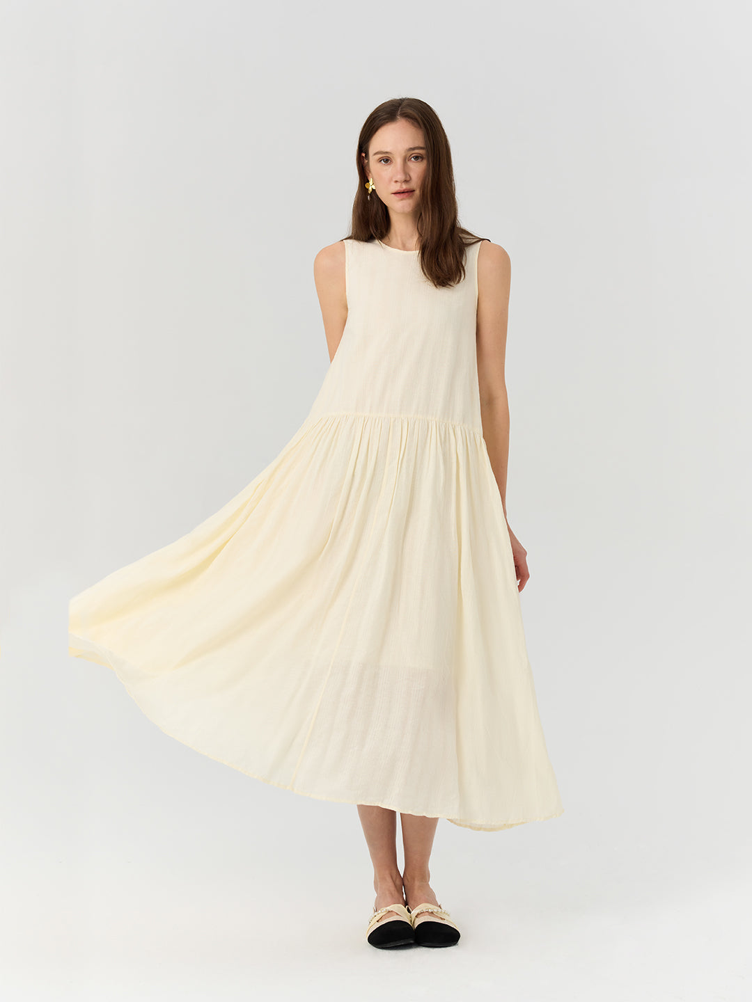 Simple Round-Neck Sleeveless Dress