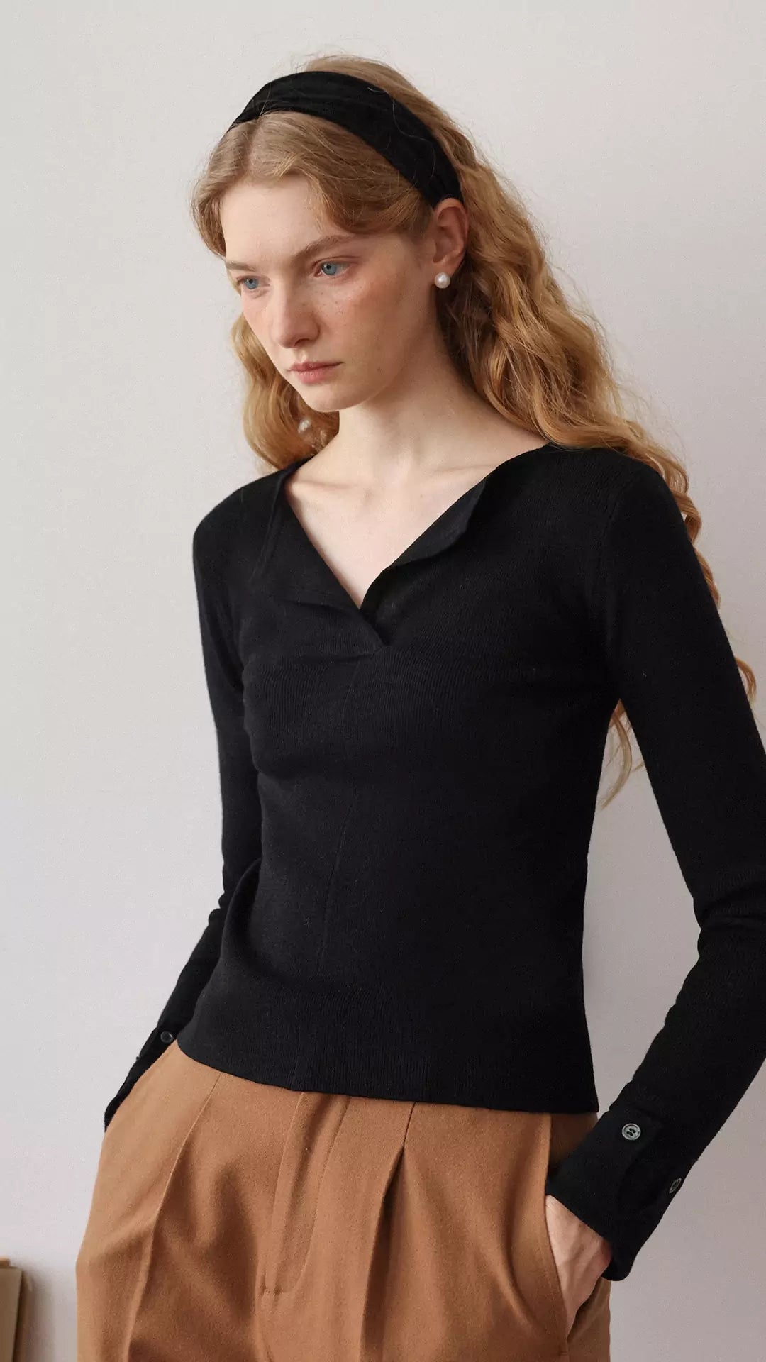 V-Neck Slim-Fit Knitted Top