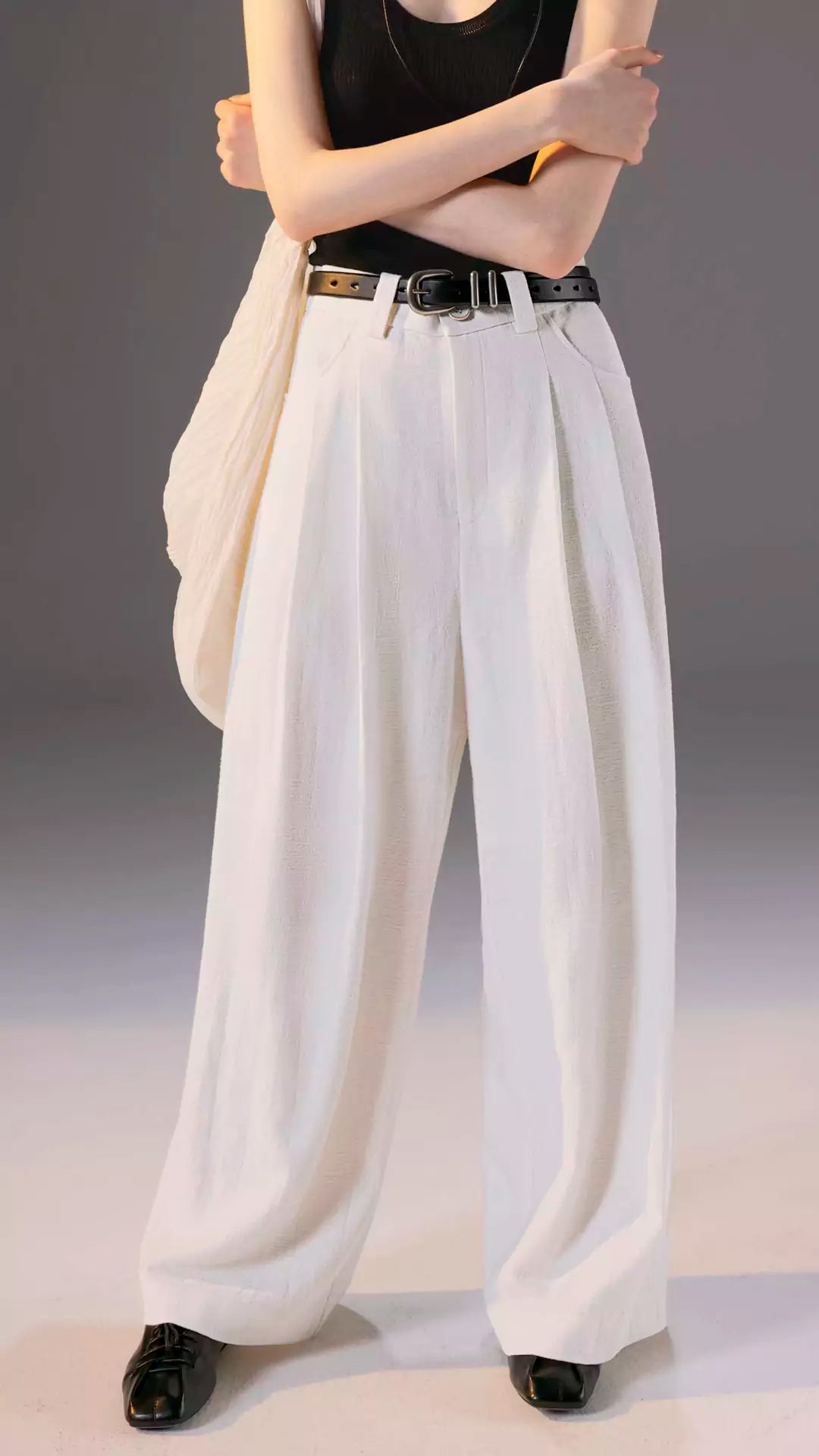 Relaxed Wide-Leg Linen-Cotton Blend Pleated Trousers