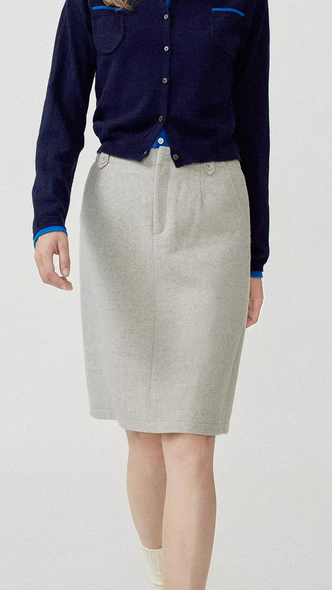 Woolen warm knee-length pencil skirt