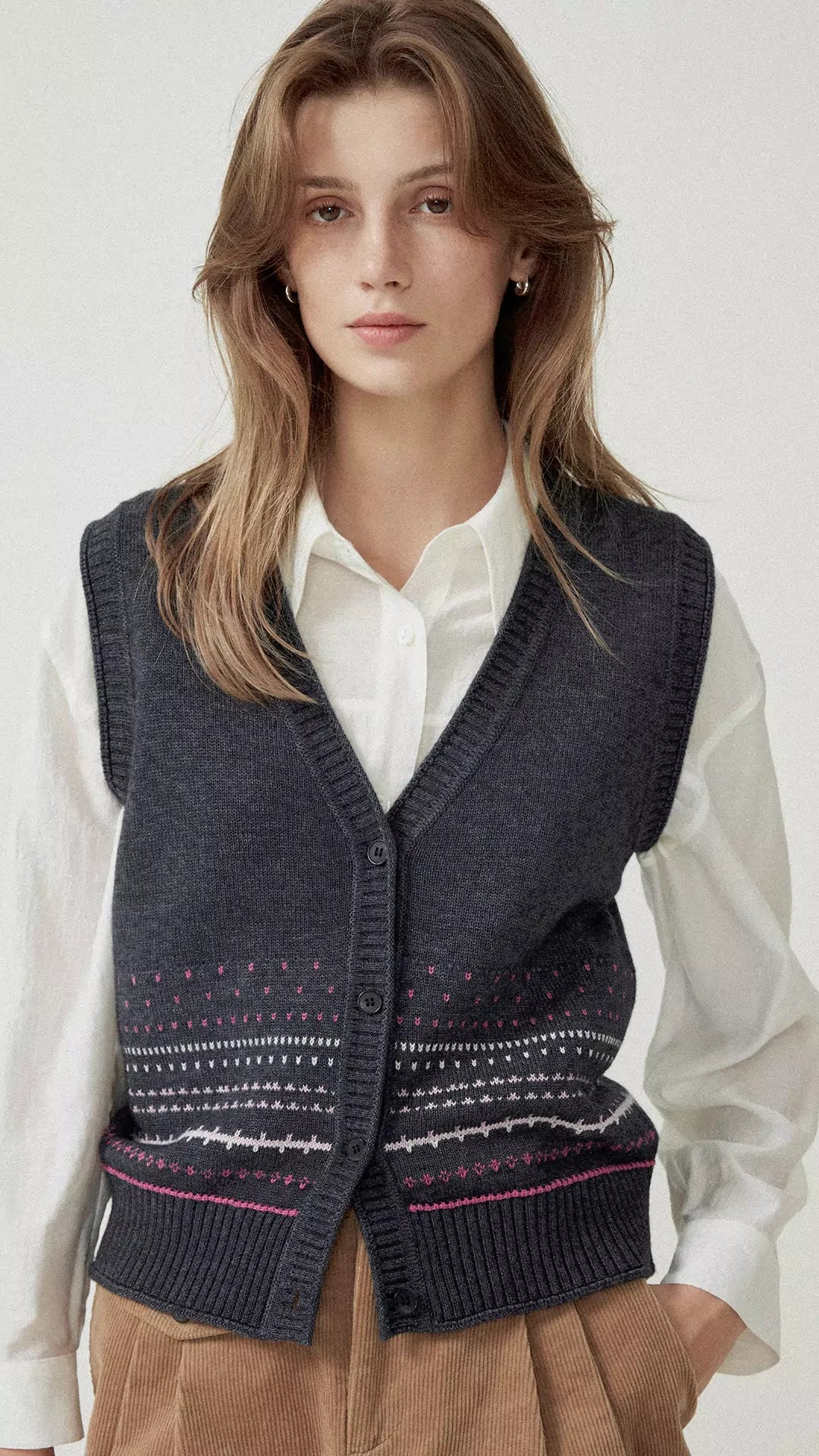 Rolled Edge Wool Jacquard V-Neck Knitted Vest