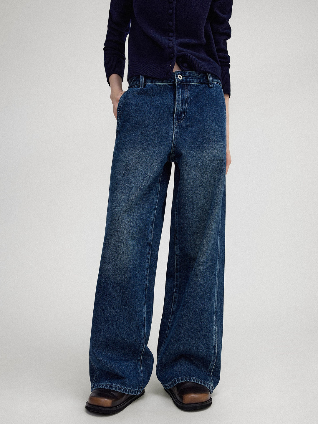 Loose Straight-Leg Jeans