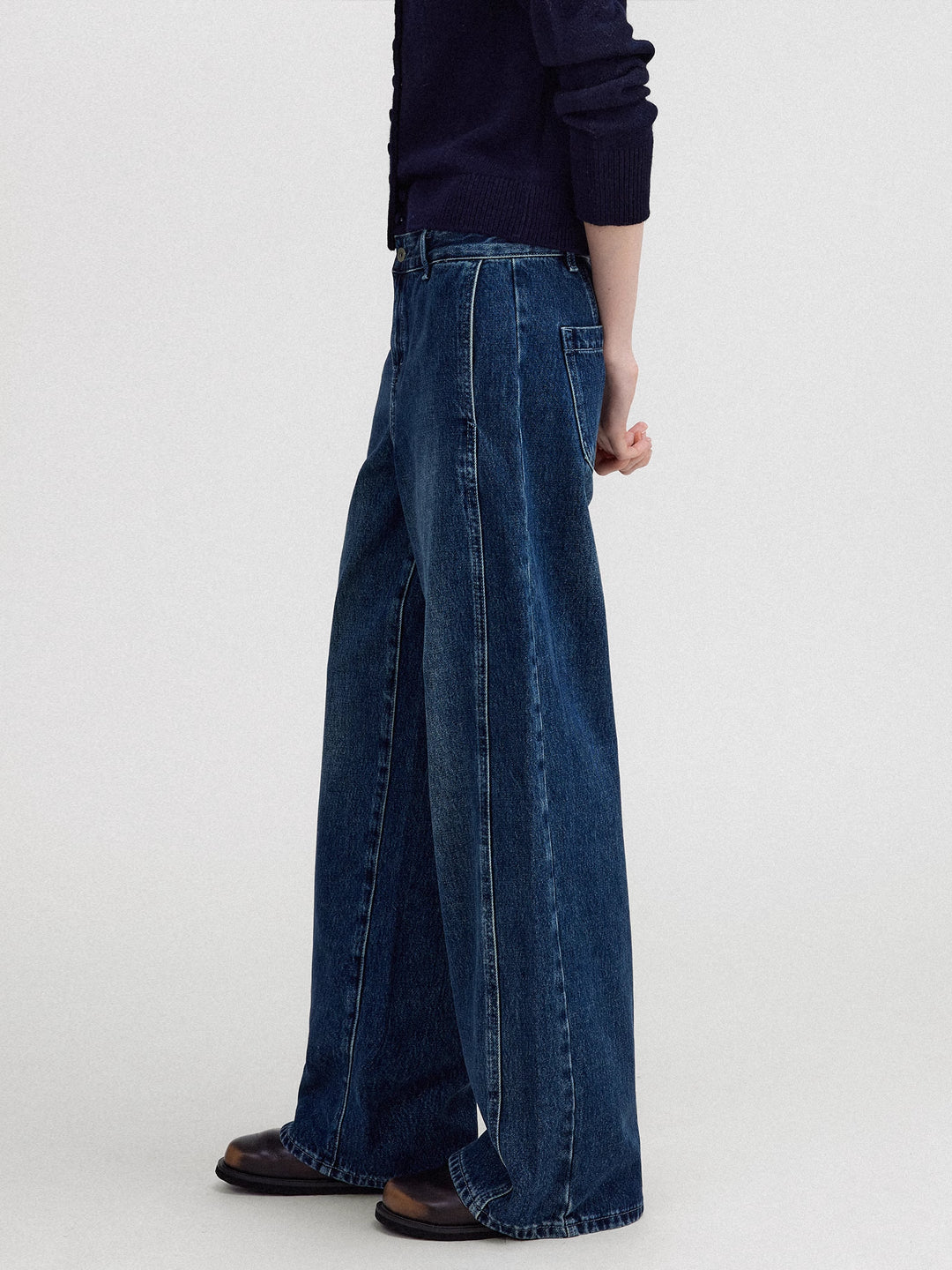 Loose Straight-Leg Jeans