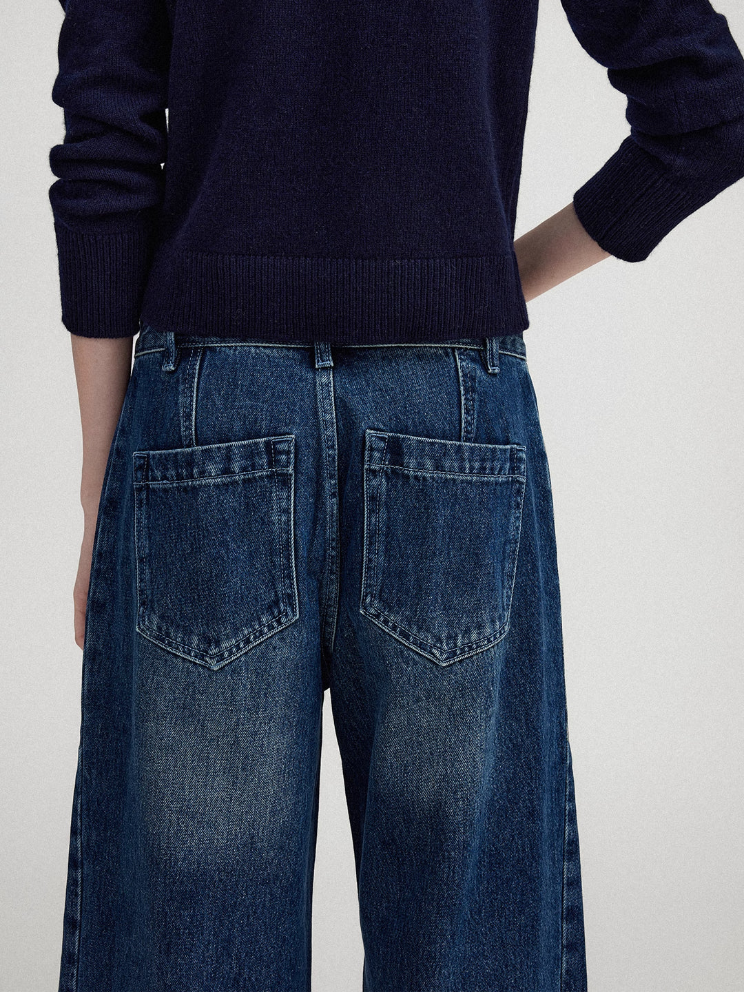 Loose Straight-Leg Jeans