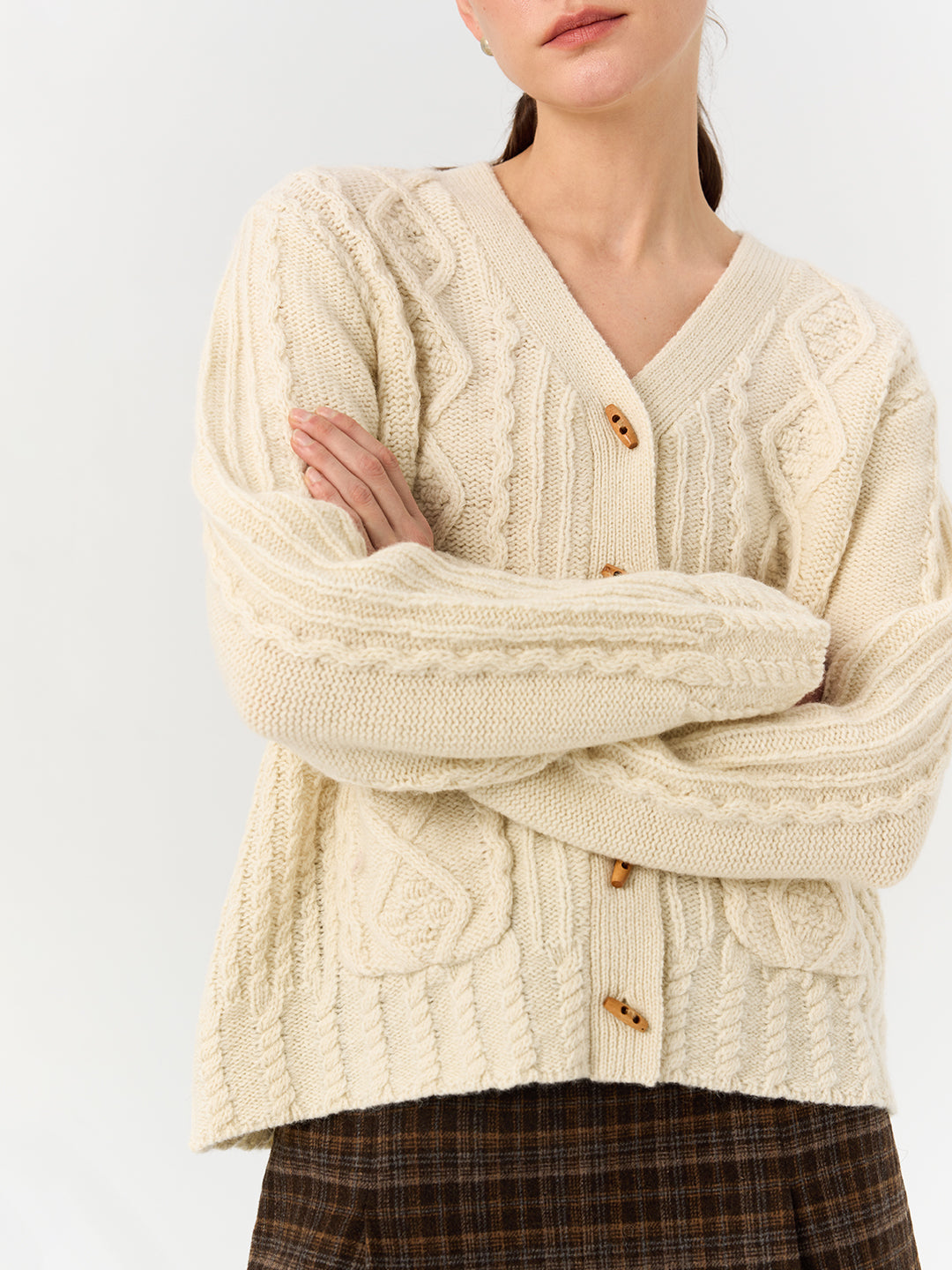 V-Neck Loose-Fit Cardigan in Cable Knit Merino Wool