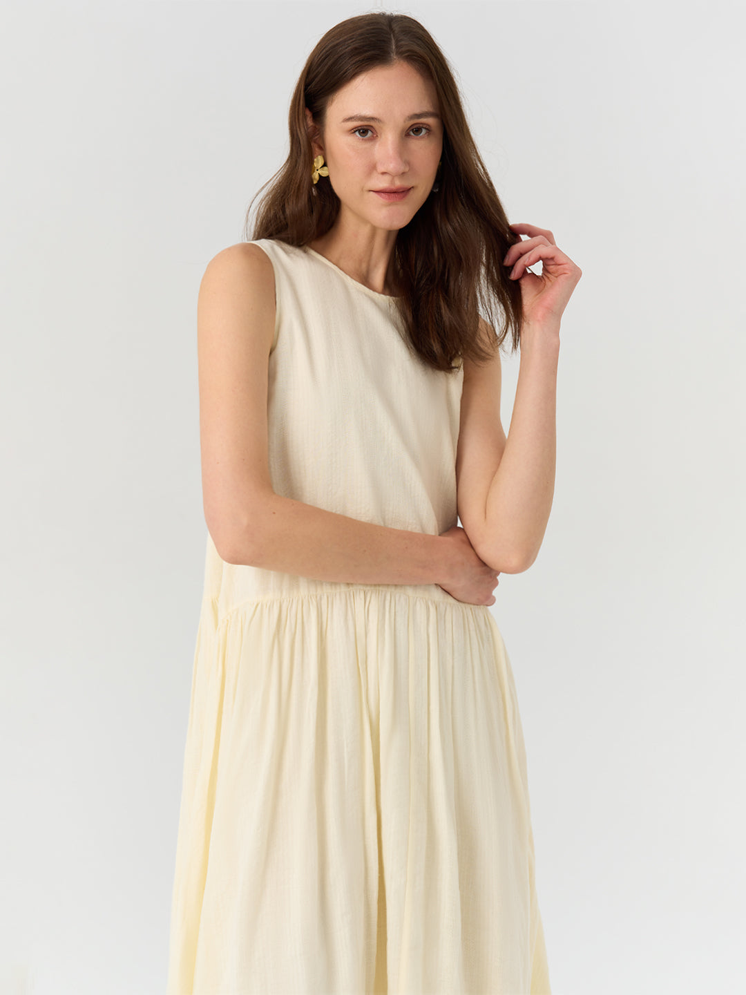 Simple Round-Neck Sleeveless Dress