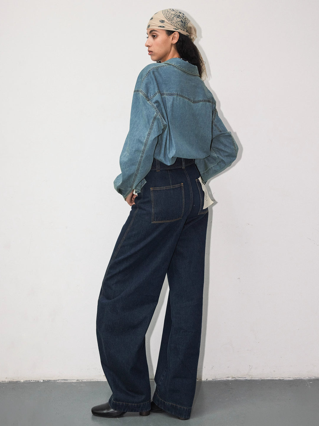 Mid-Waist Barrel Jeans