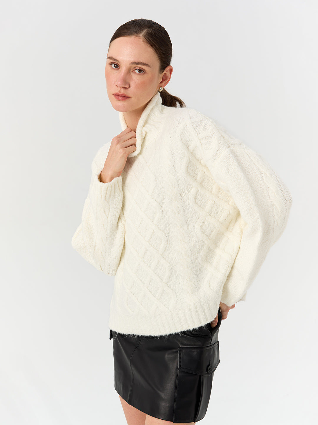 Cozy Semi-Turtleneck Rolled-Edge Cable Knit Sweater