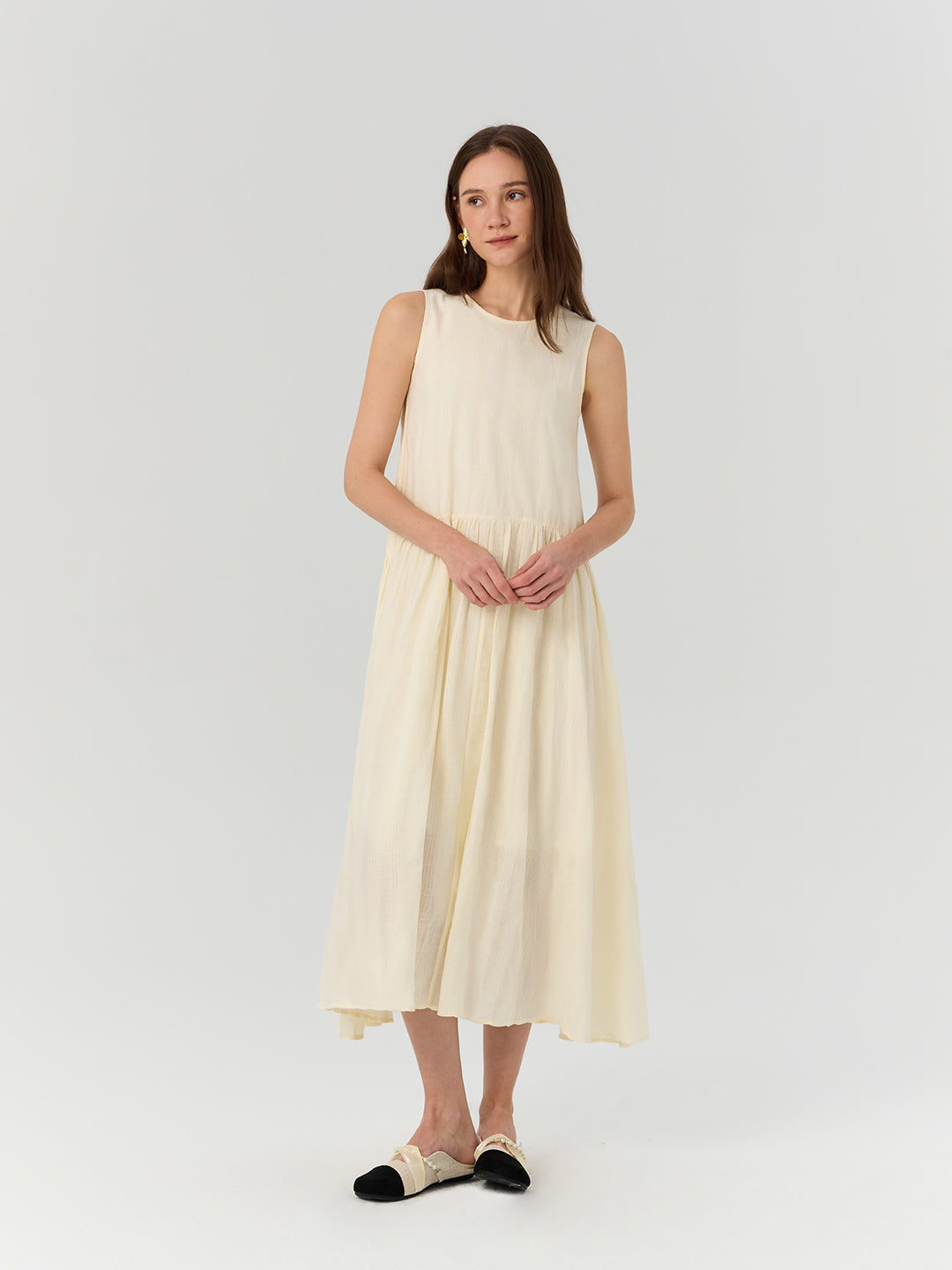 Simple Round-Neck Sleeveless Dress