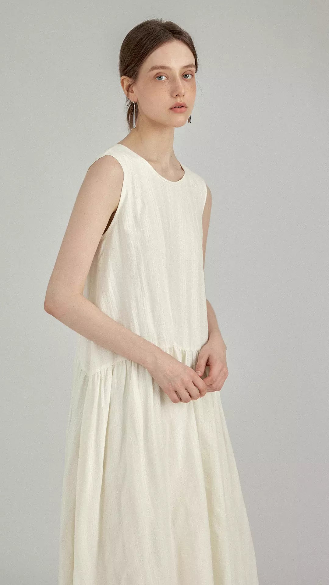 Simple Round-Neck Sleeveless Dress