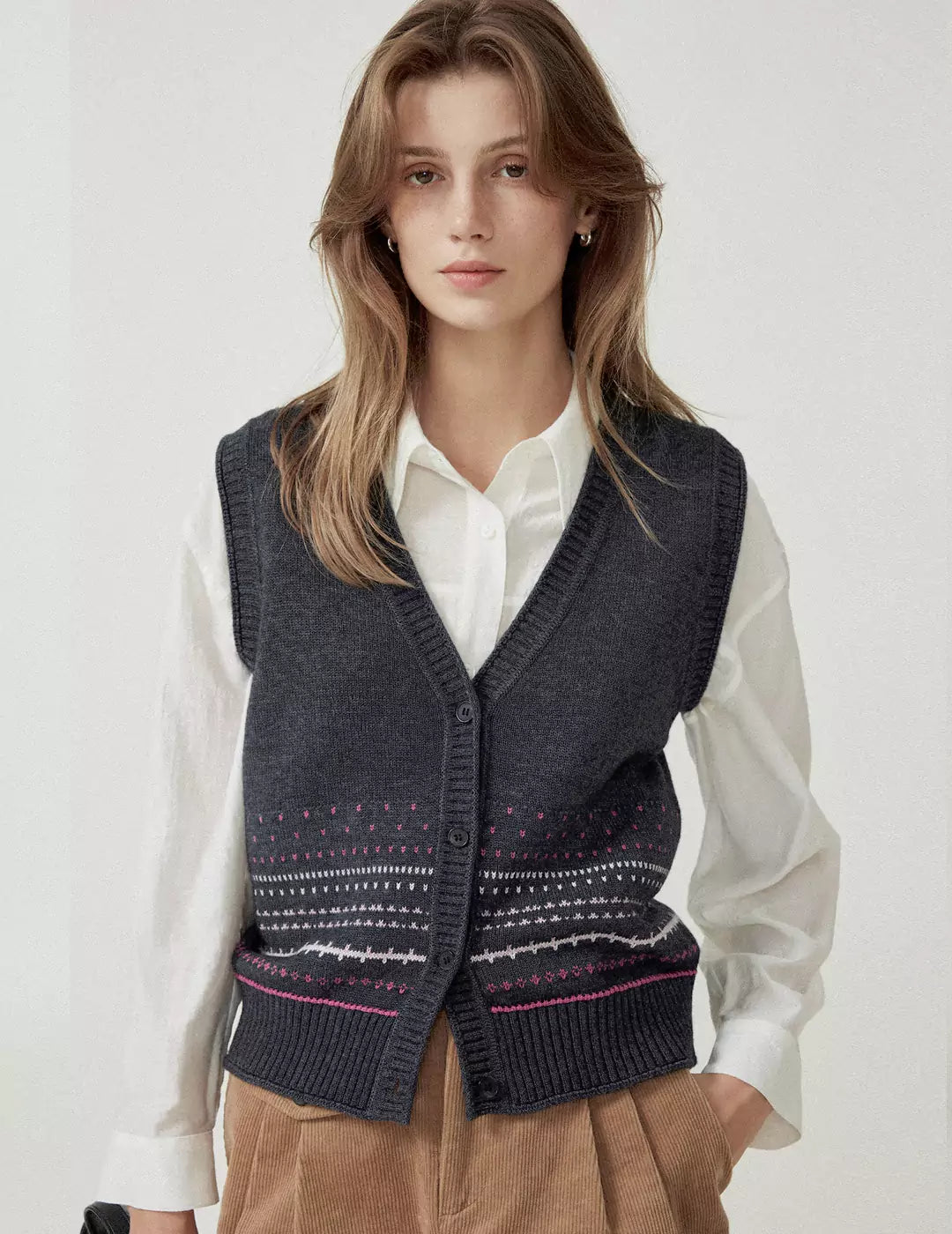 Rolled Edge Wool Jacquard V-Neck Knitted Vest