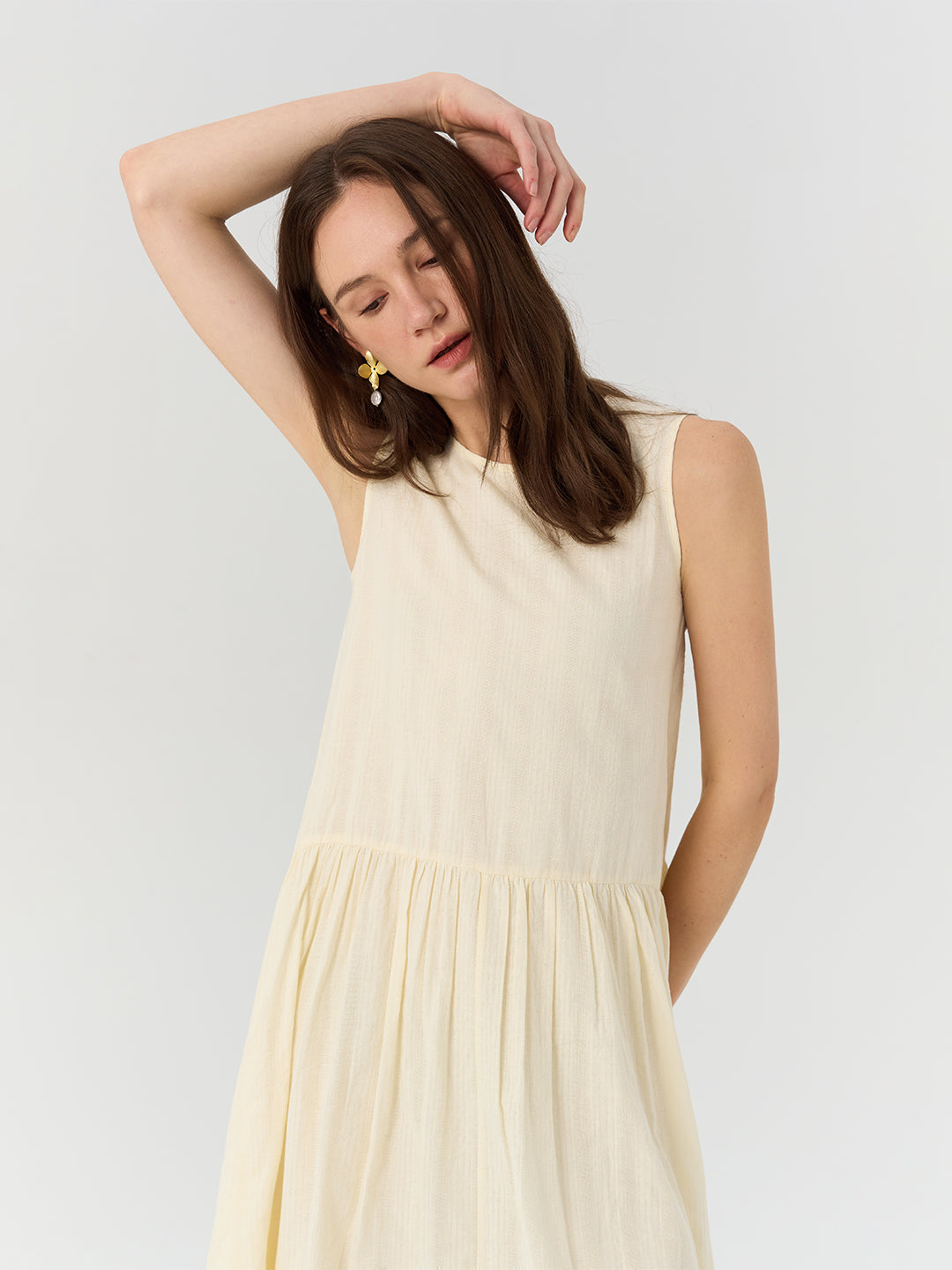 Simple Round-Neck Sleeveless Dress