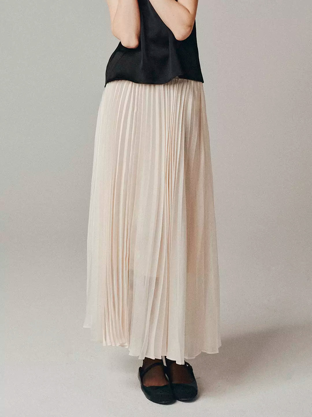 Elegant and Classic Pleated Flowing Midi Skirt