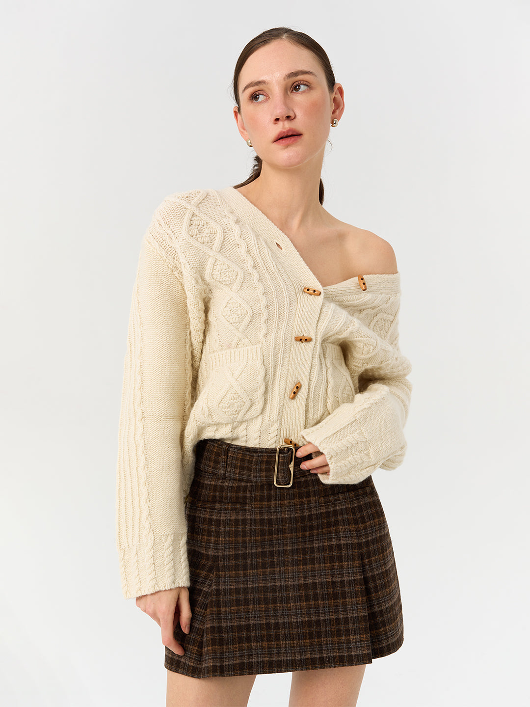 V-Neck Loose-Fit Cardigan in Cable Knit Merino Wool